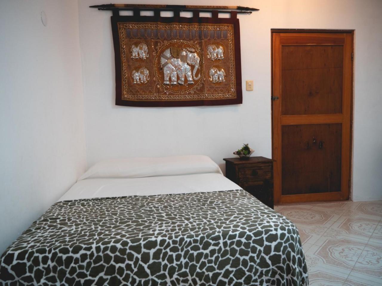 Casa Gajah Hotel Cuyo Bagian luar foto