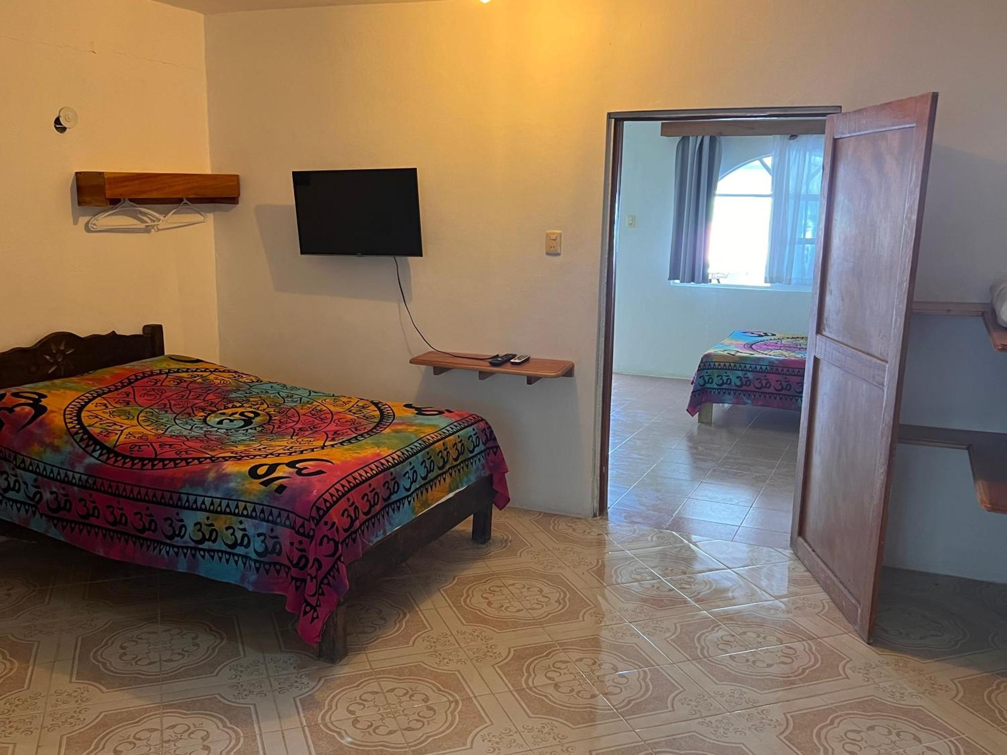 Casa Gajah Hotel Cuyo Bagian luar foto