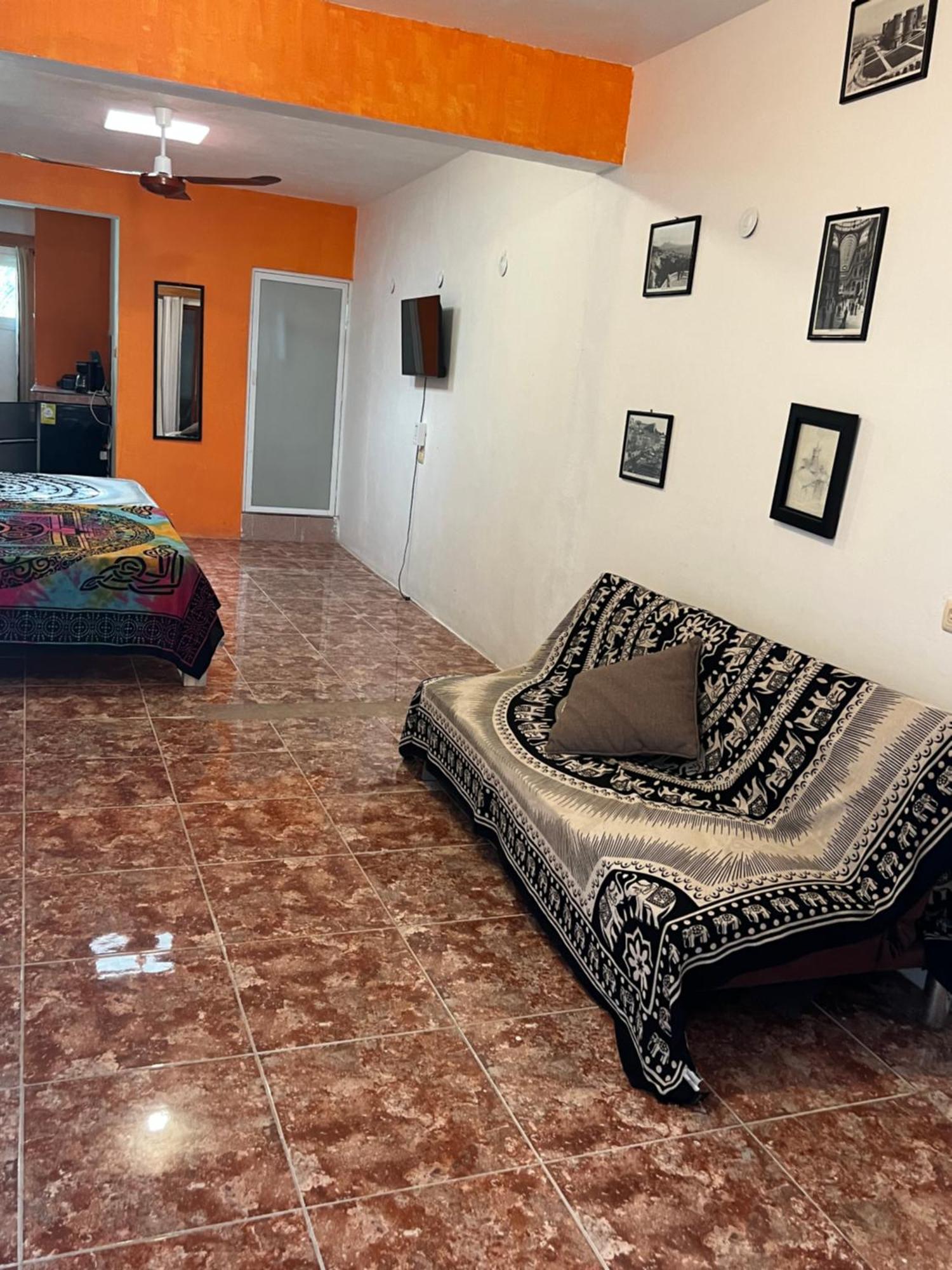 Casa Gajah Hotel Cuyo Bagian luar foto